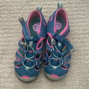 Multi colored Keen shoes